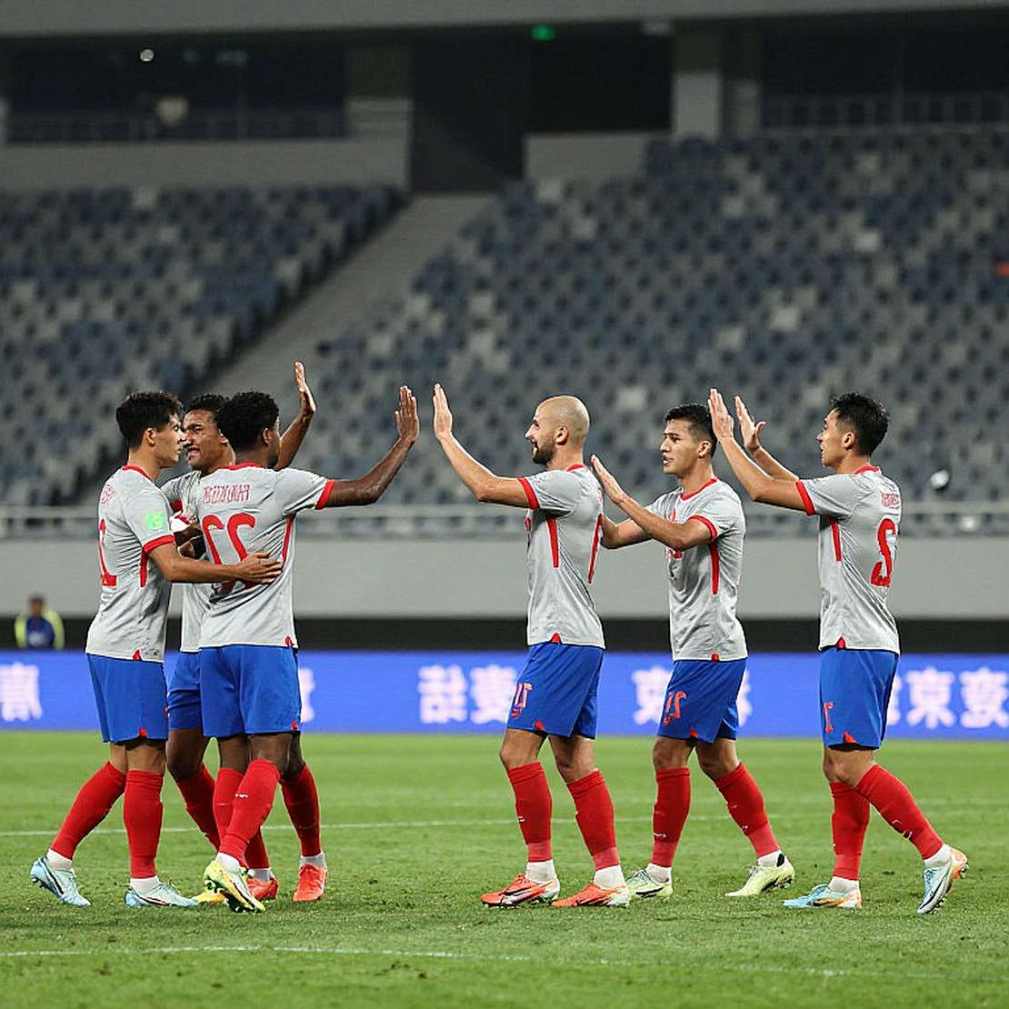 Kỳ chuyển nhượng V.League 2026: Khi tiếng ồn át tín hiệu, và cách người trong cuộc đọc lại bản hợp đồng
