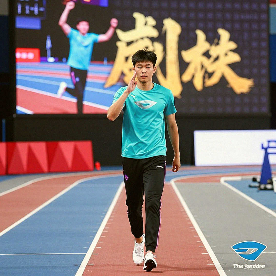 Amy Hunt lập kỷ lục mùa giải mới tại vòng chung kết Diamond League với 22.16 giây Amy Hunt lập kỷ lục mùa giải mới tại vòng chung kết Diamond League với 22.16 giây