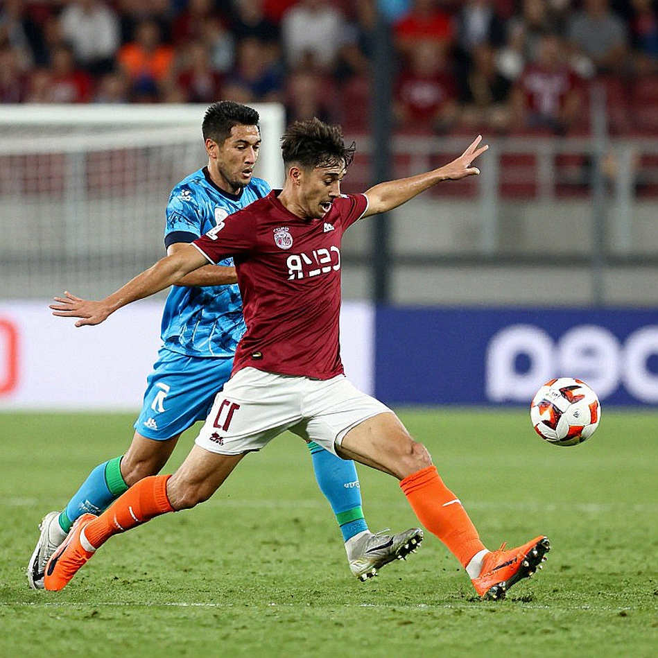 Bong bóng pressing và bộ xương thật của V.League