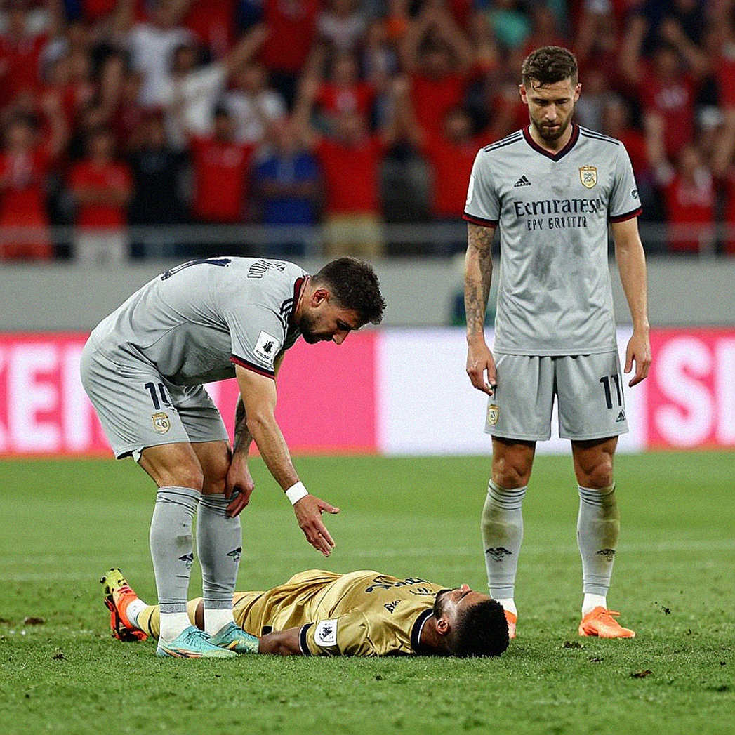 Edin Dzeko rời đội tuyển Bosnia sau 152 lần khoác áo: Khoảng trống 73 bàn thắng và bài toán kế thừa
