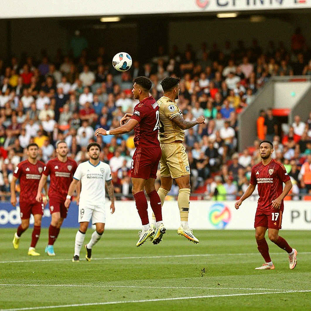 Guehi đá tiền vệ: Maresca và cuộc cách mạng thầm lặng tại Manchester City