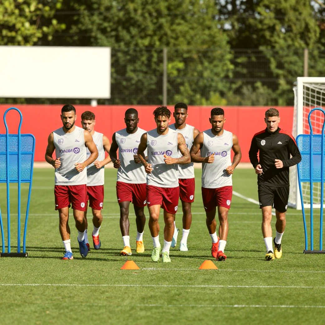 Loans with an Obligation to Buy: How V.League Signs Away the Future of Its Small Clubs Loans with an Obligation to Buy: How V.League Signs Away the Future of Its Small Clubs